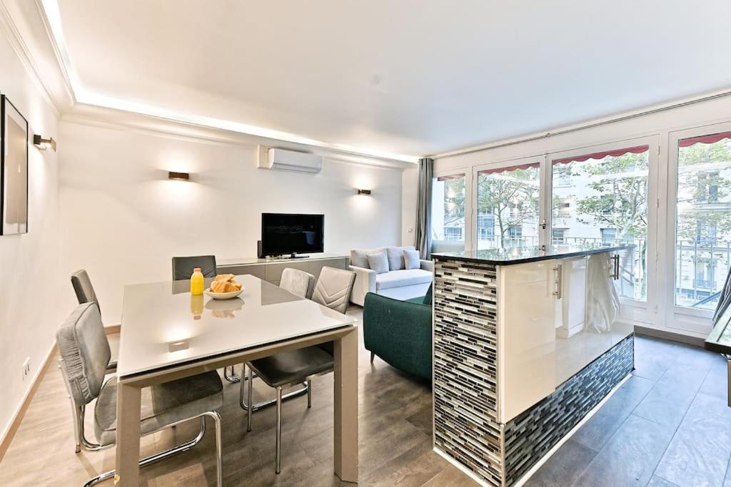 Ensoleille Proche Buttes Chaumont Appartement *